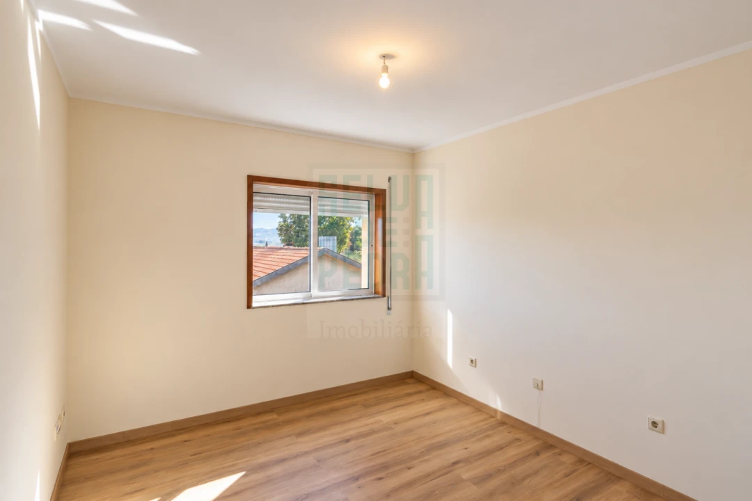 Apartamento T2 para Venda em Meixomil Foto 13