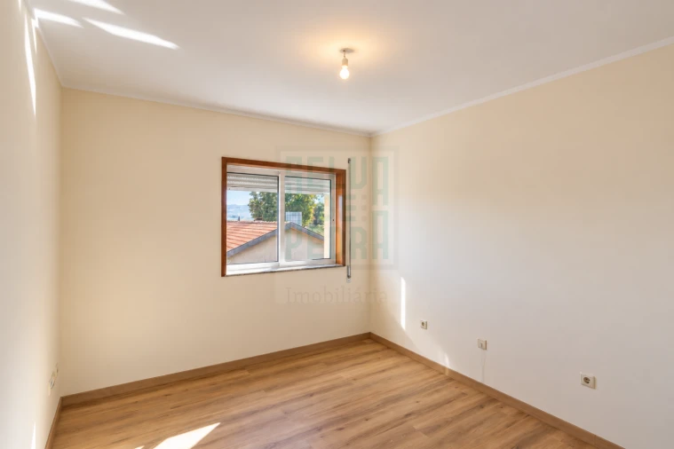 Apartamento T2 para Venda em Meixomil Foto 13