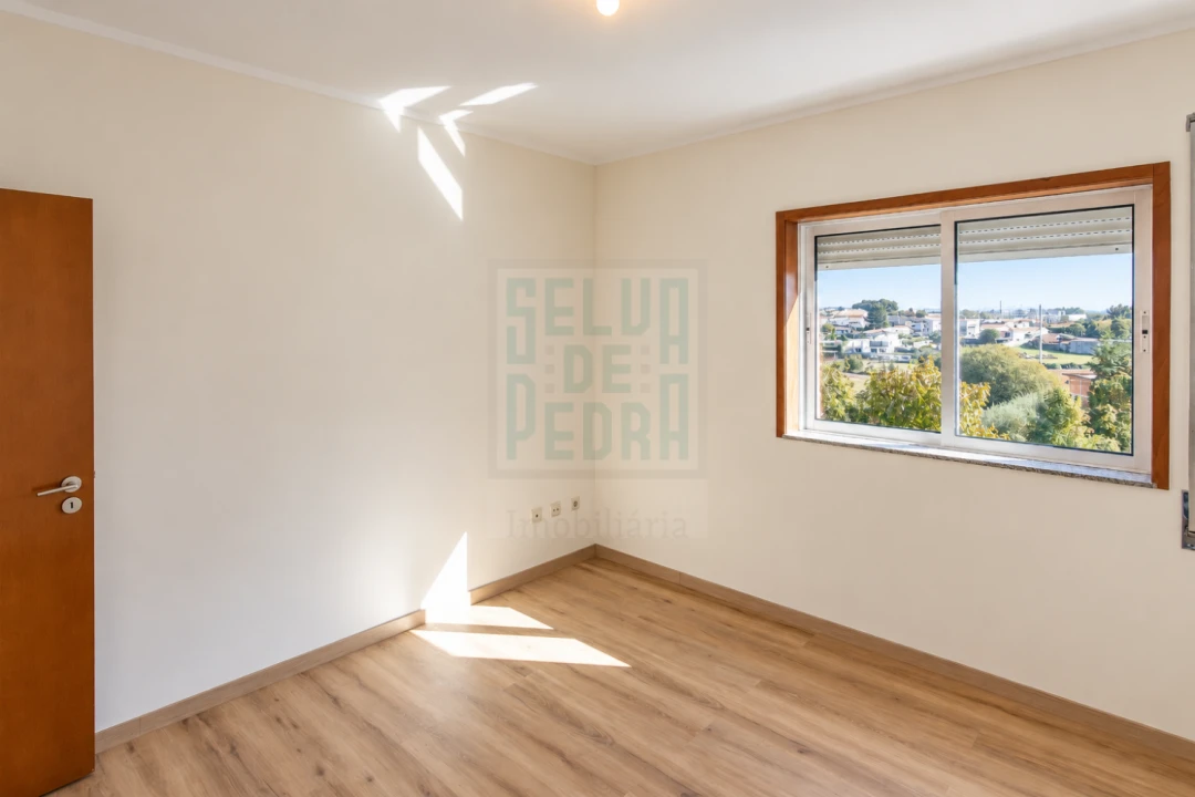 Apartamento T2 para Venda em Meixomil Foto 16