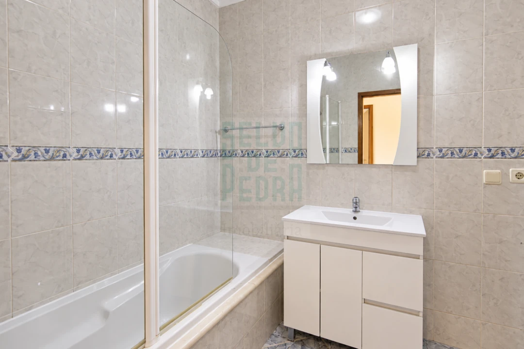 Apartamento T2 para Venda em Meixomil Foto 17