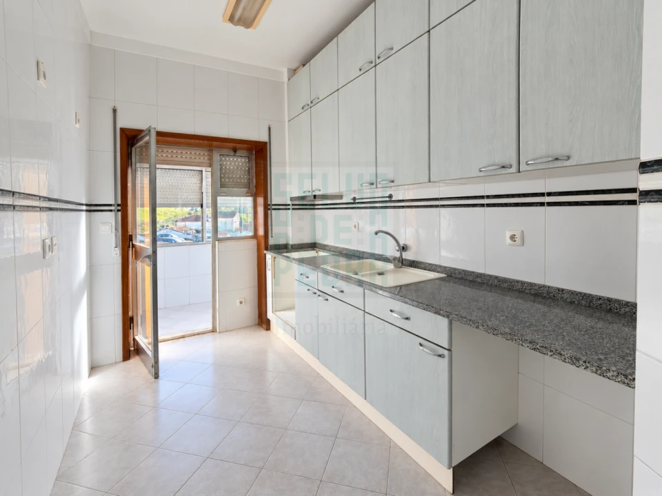 Apartamento T2 para Venda em Bonfim Foto 11