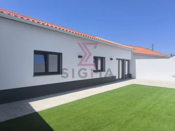 Moradia T3 para Arrendamento em Po