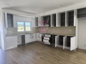 Moradia T3 para Arrendamento em Po