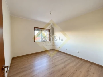 Apartamento T2 para Venda em Ferreira