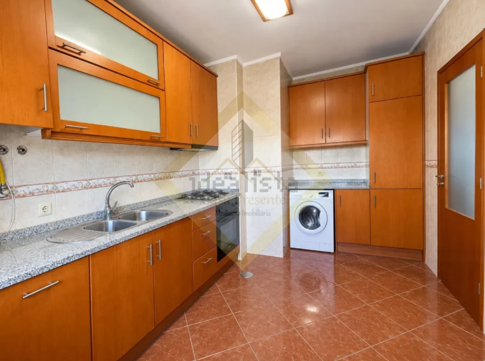 Apartamento T2 para Venda em Ferreira Foto 6