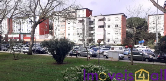 Apartamento T2 para Venda em Oeiras e São Julião da Barra, Paço de Arcos e Caxias