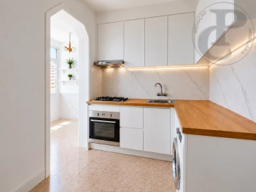 Apartamento T1 para Venda em São Vicente