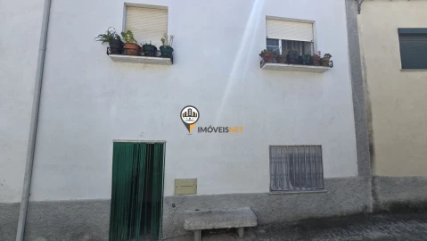 Loja para Venda em Aldeia do Bispo, Águas e Aldeia de João Pires