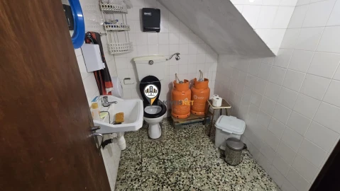 Loja para Venda em Aldeia do Bispo, Águas e Aldeia de João Pires