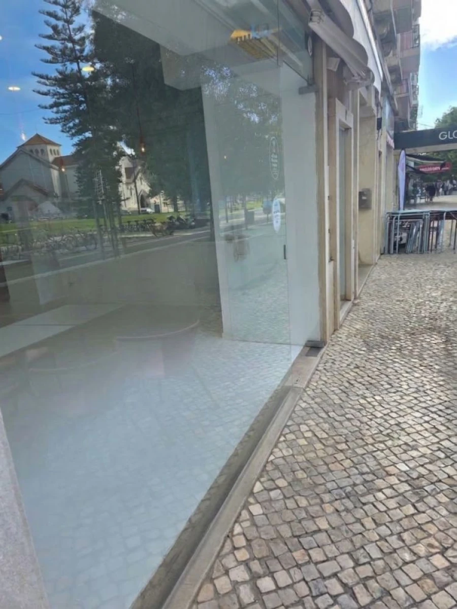 Loja para Arrendamento em Areeiro Foto 3