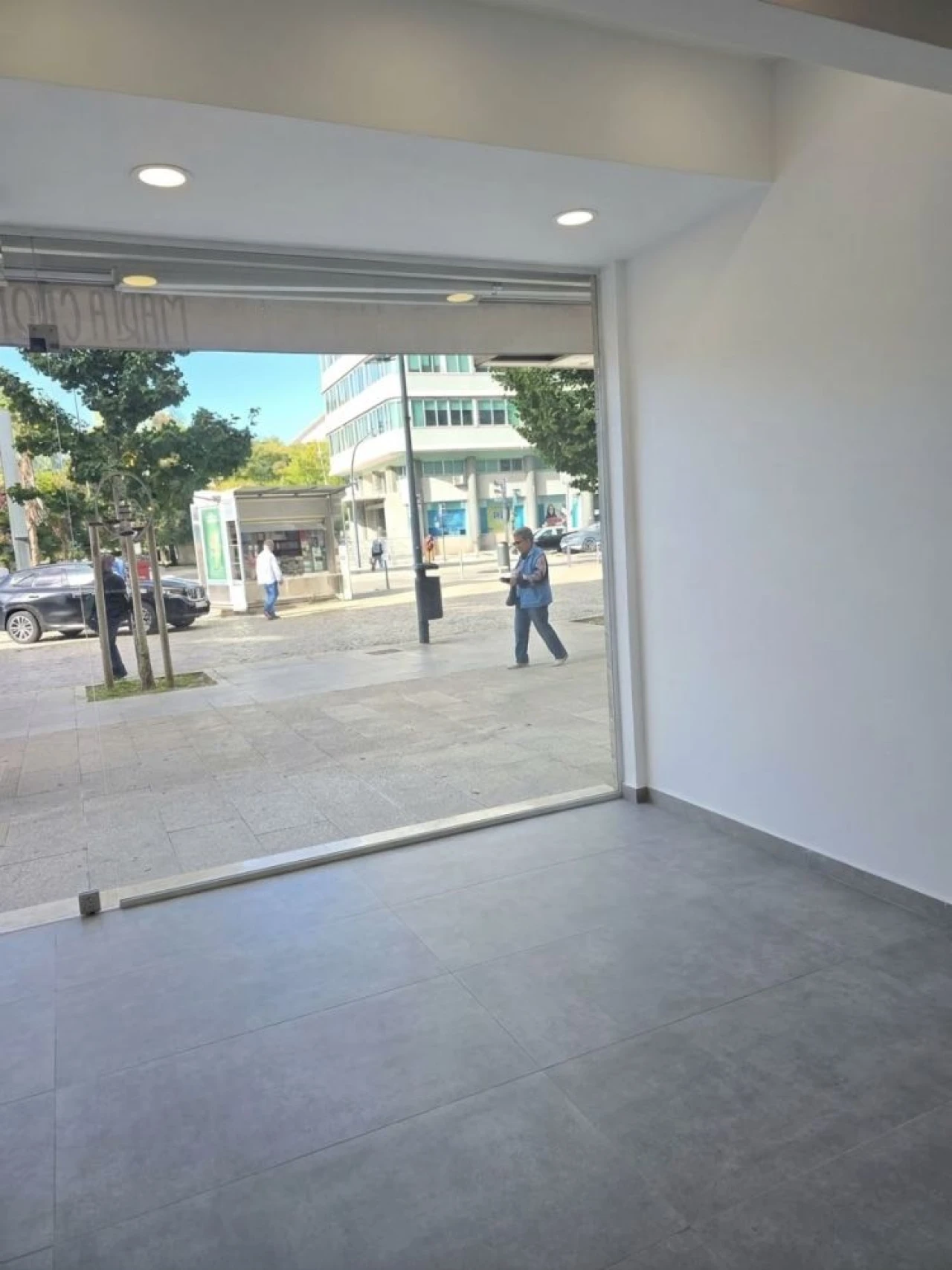 Loja para Arrendamento em Areeiro Foto 11
