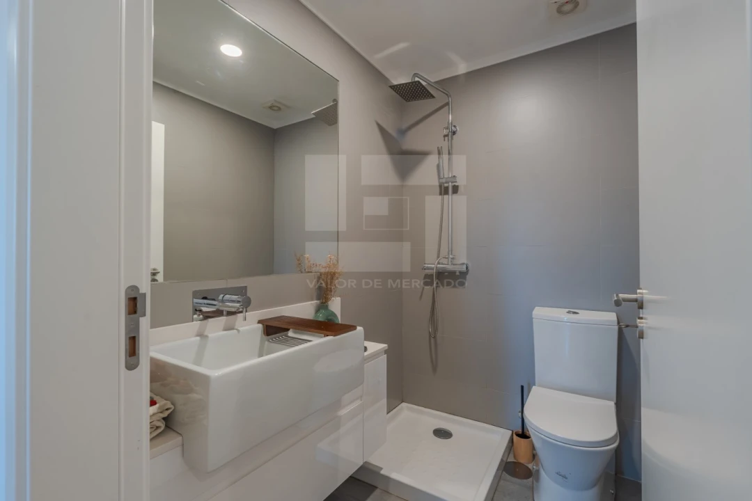 Apartamento T2 para Venda em Algés, Linda-A-Velha e Cruz Quebrada-Dafundo Foto 17