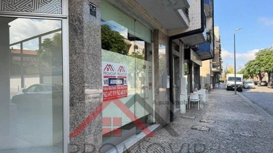 Loja para Arrendamento em Santo Tirso, Couto (Santa Cristina e São Miguel) e Burgães
