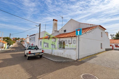 Moradia T4 para Venda em Capelins (Santo Antonio)