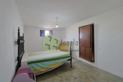 Moradia T4 para Venda em Capelins (Santo Antonio)