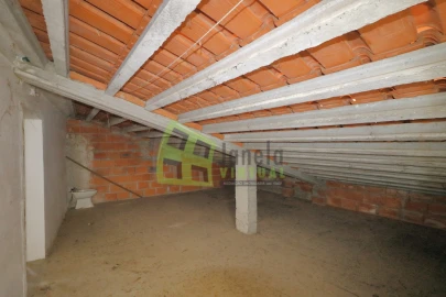 Moradia T4 para Venda em Capelins (Santo Antonio)