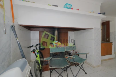 Moradia T4 para Venda em Capelins (Santo Antonio)