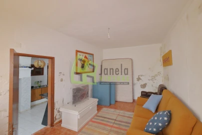Moradia T4 para Venda em Capelins (Santo Antonio)