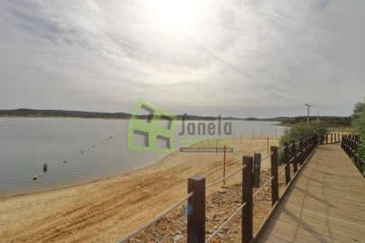 Moradia T4 para Venda em Capelins (Santo Antonio)