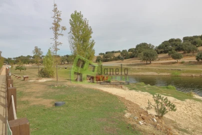 Moradia T4 para Venda em Capelins (Santo Antonio)