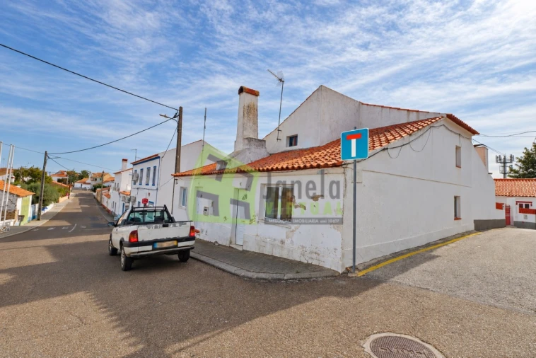 Moradia T4 para Venda em Capelins (Santo Antonio) Foto 2