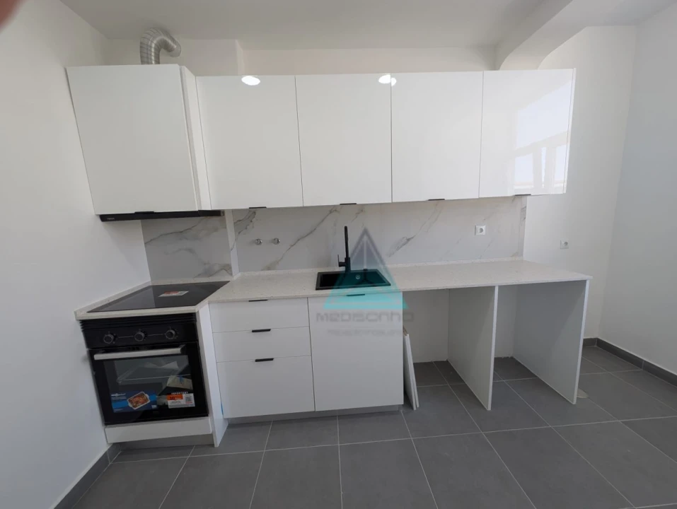 Apartamento T2 para Venda em Agualva e Mira-Sintra Foto 1