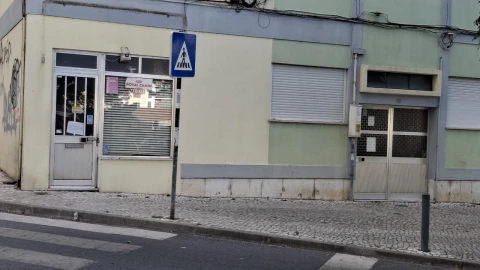 Loja para Arrendamento em Alto do Seixalinho, Santo André e Verderena