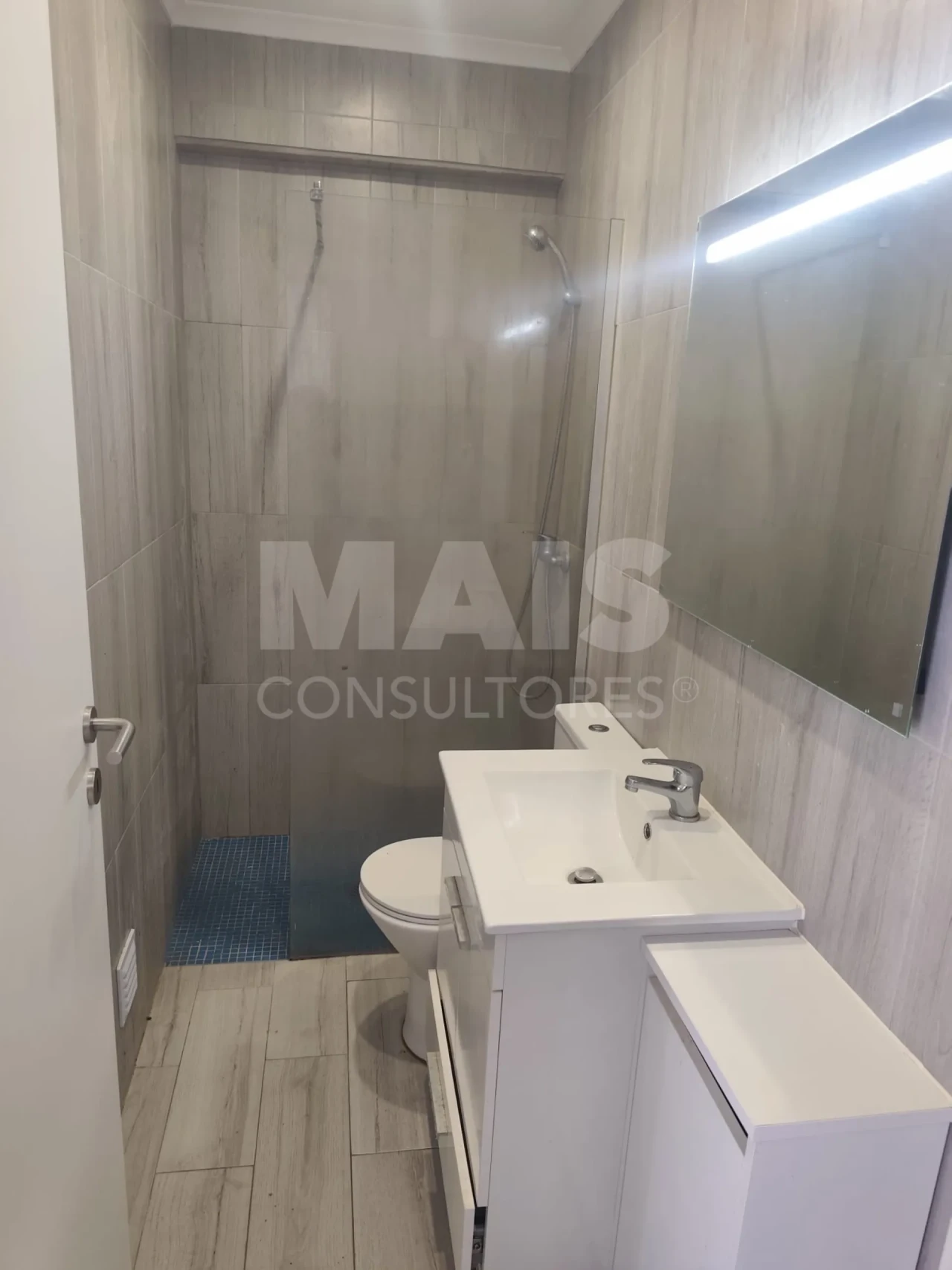 Moradia T1 para Venda em Nossa Senhora do Pópulo, Coto e São Gregório Foto 1