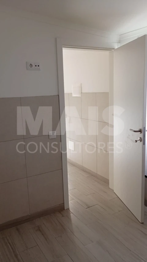 Moradia T1 para Venda em Nossa Senhora do Pópulo, Coto e São Gregório