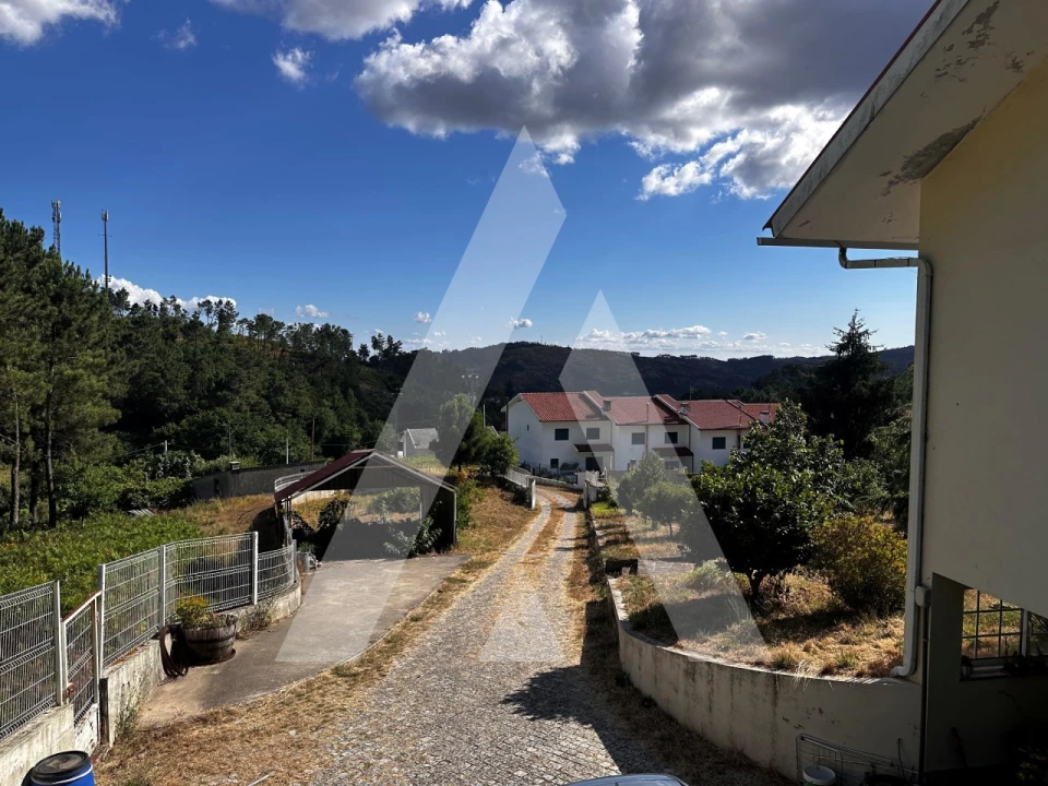 Moradia T4 para Venda em Castro Daire Foto 38