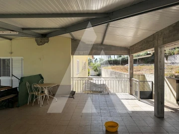 Moradia T4 para Venda em Castro Daire