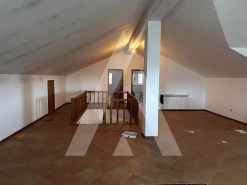 Moradia T4 para Venda em Castro Daire