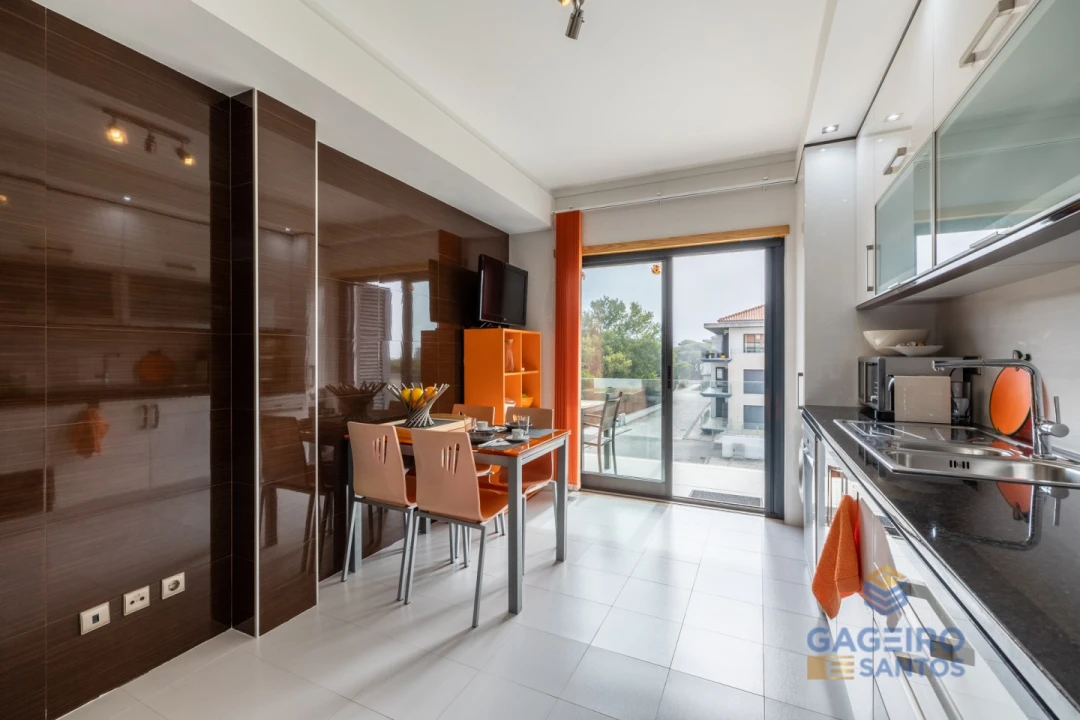 Apartamento T2 para Venda em São Martinho do Porto Foto 13