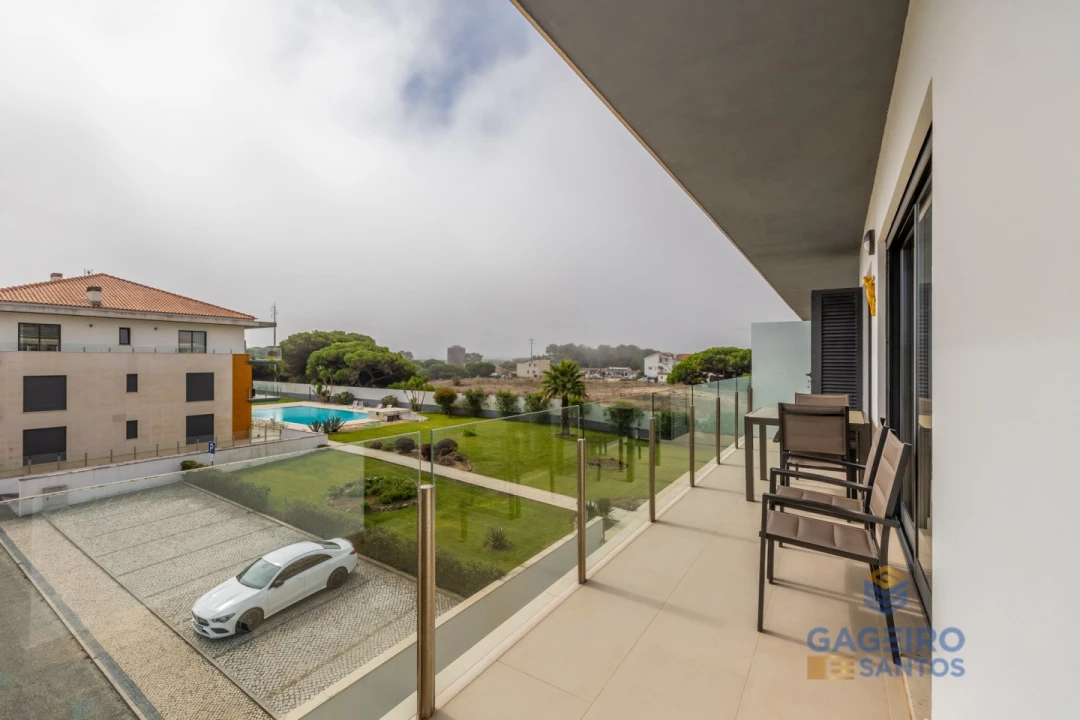 Apartamento T2 para Venda em São Martinho do Porto Foto 16