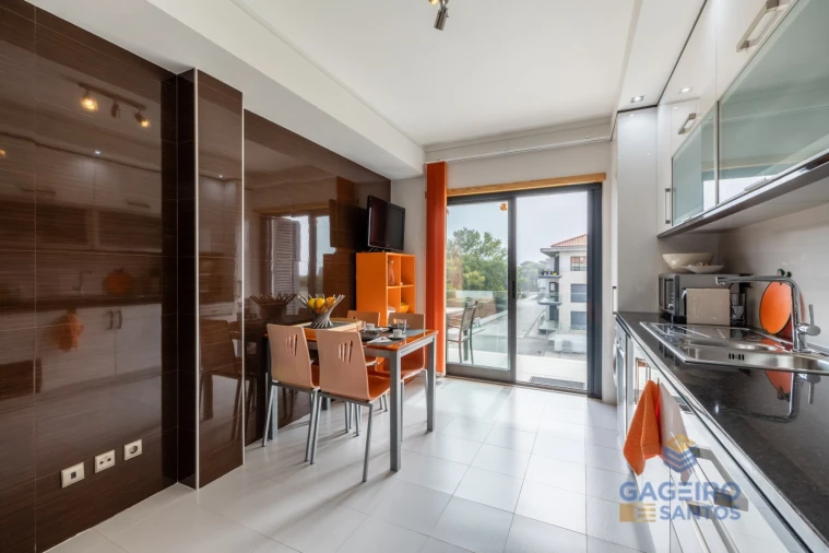 Apartamento T2 para Venda em São Martinho do Porto Foto 13