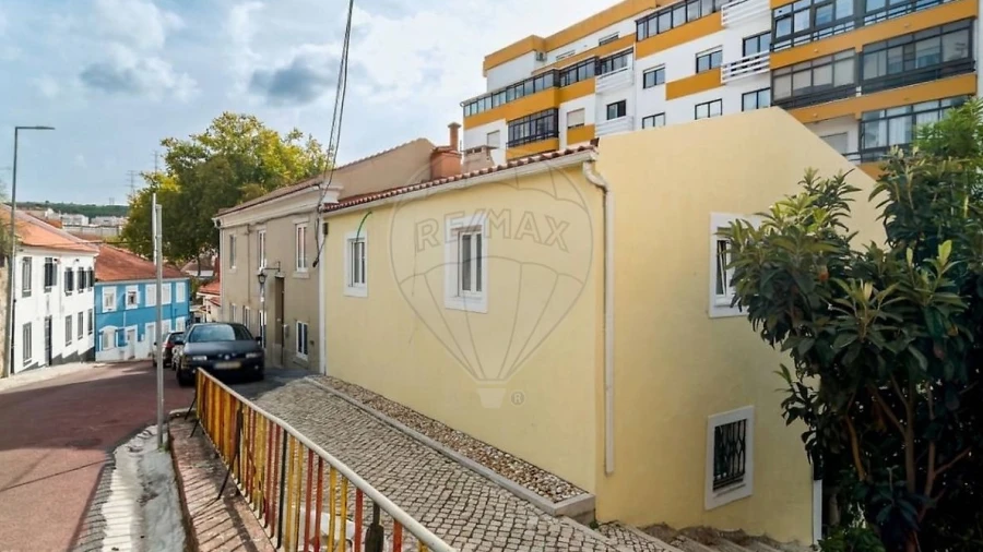 Moradia T3 para Venda em Queluz e Belas