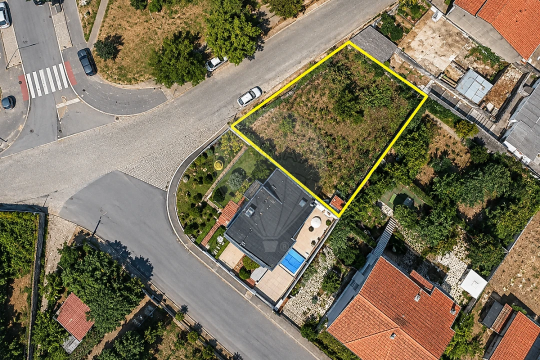 Terreno para Venda em Avintes Foto 3