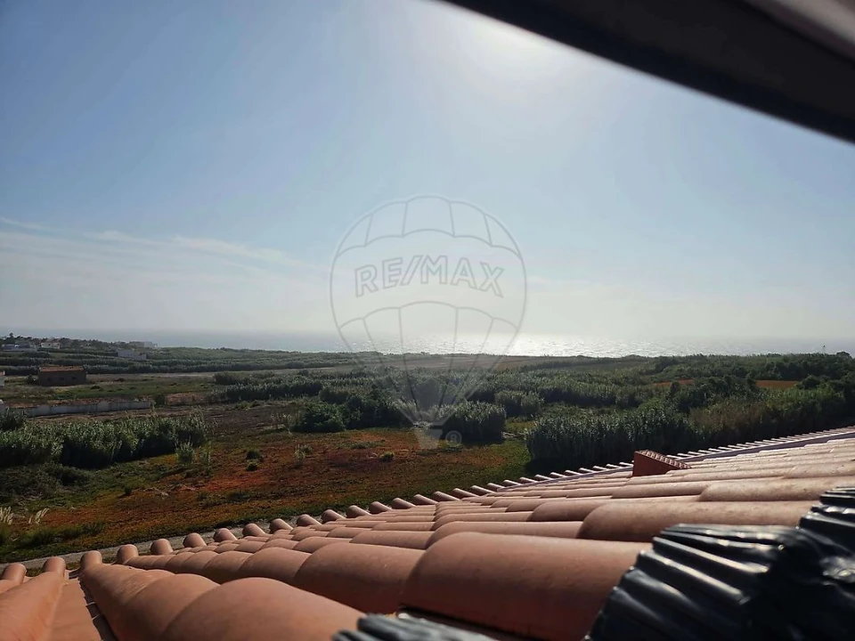 Moradia T5 para Arrendamento em Encarnação Foto 16
