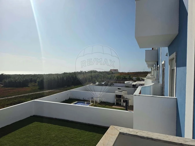 Moradia T5 para Arrendamento em Encarnação Foto 22