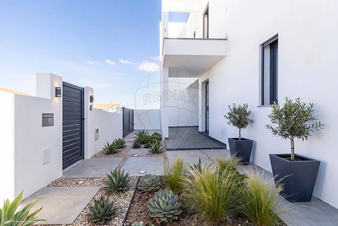 Moradia T4 para Venda em Santa Barbara Foto 2
