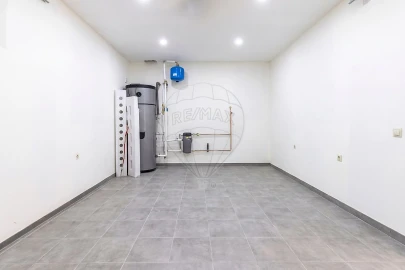 Moradia T4 para Venda em Santa Barbara