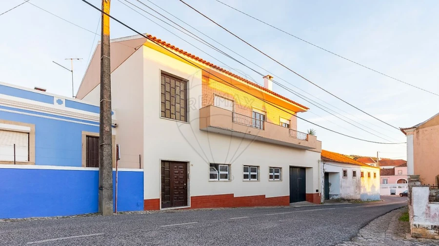 Moradia T3 para Venda em Maxial e Monte Redondo