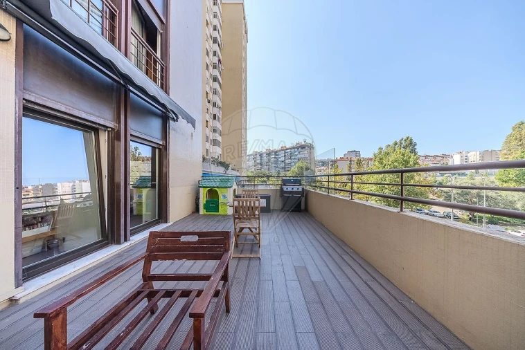 Apartamento T2 para Venda em Algés, Linda-A-Velha e Cruz Quebrada-Dafundo Foto 4