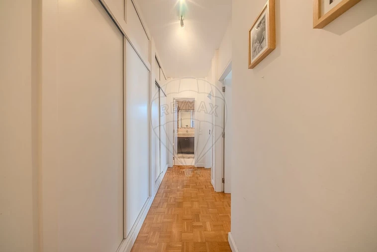 Apartamento T2 para Venda em Algés, Linda-A-Velha e Cruz Quebrada-Dafundo Foto 9