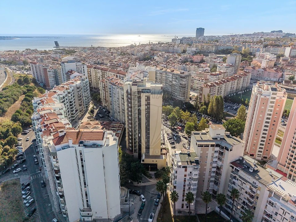 Apartamento T2 para Venda em Algés, Linda-A-Velha e Cruz Quebrada-Dafundo Foto 16