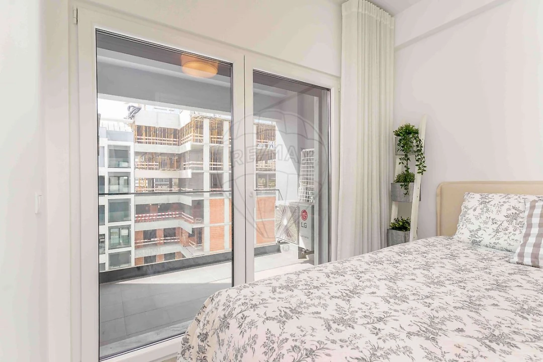 Apartamento T1 para Venda em Venteira Foto 3