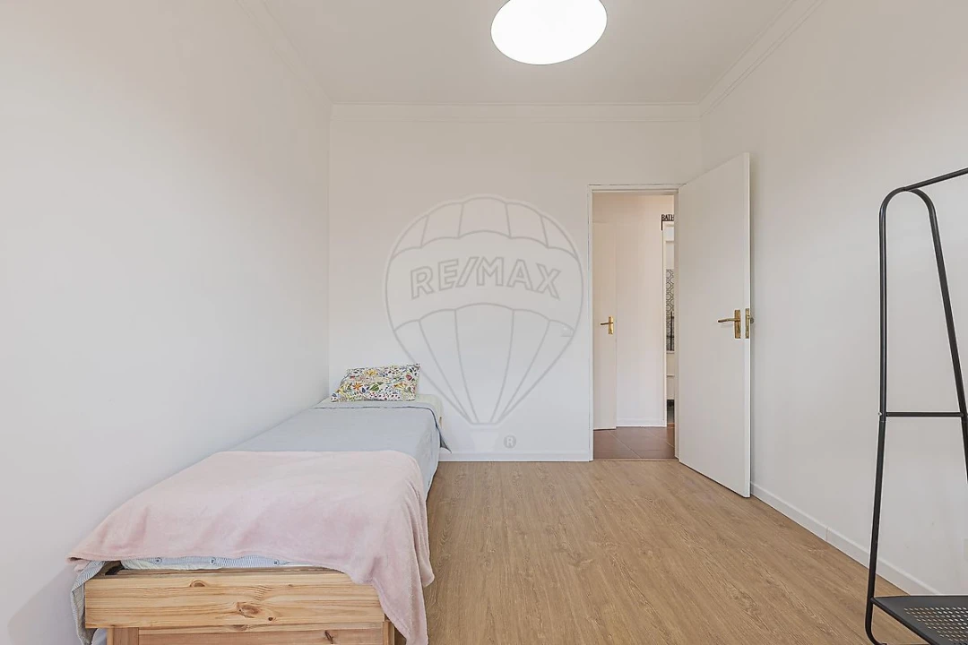 Apartamento T3 para Venda em Laranjeiro e Feijó Foto 14