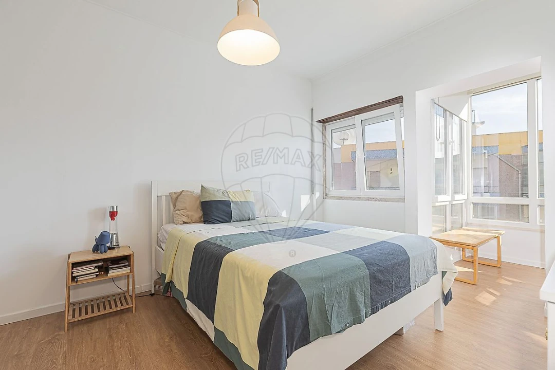 Apartamento T3 para Venda em Laranjeiro e Feijó Foto 24