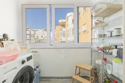 Apartamento T3 para Venda em Laranjeiro e Feijó
