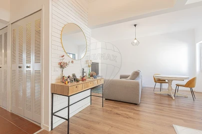 Apartamento T3 para Arrendamento em Laranjeiro e Feijó
